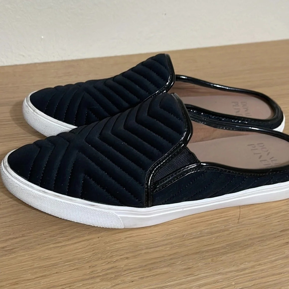 Donald J Pliner Women's Pauly-d Quilted Slippers size 6.5 - Picture 6 of 16